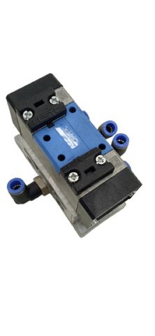 Festo 151011 VL-5/3E-D-1-C Pneumatikventil VL5/3ED1C