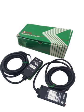 2x Sunx US-N300D Ultraschall-Durchlichtsensor 12 to 24 VDC