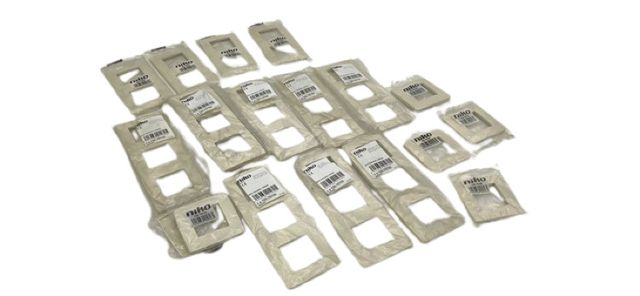 18x Niko 100-76700 Dreifache Unterputz-Abdeckplatte