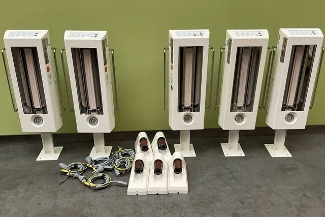 Nufer Medical Ceratherm 600-3 Wärmestrahler Wärmelampen mit Wandhalterung