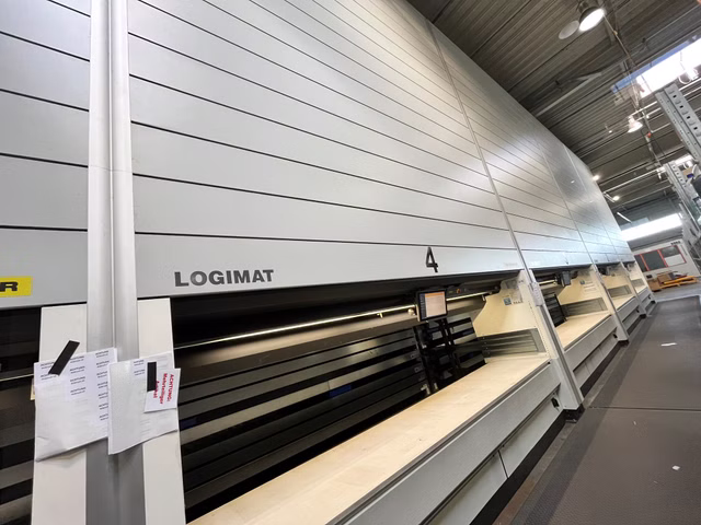 SSI Schäfer automatischer vertikaler Lagerlift SSI Logimat Typ SLL 46 Tabletts