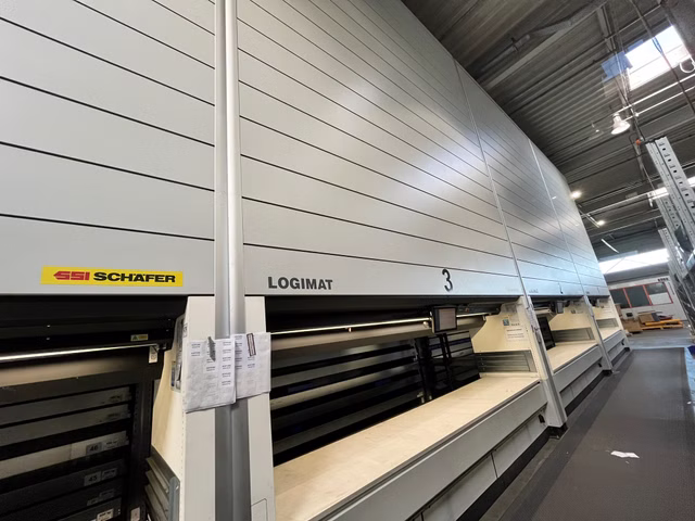 SSI Schäfer automatischer vertikaler Lagerlift SSI Logimat Typ SLL 44 Tabletts