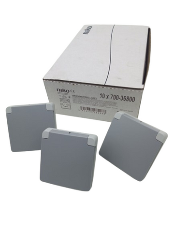 3x Niko 700-36800 Splashproof Steckdose