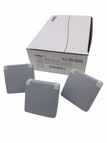3x Niko 700-36800 Splashproof Steckdose