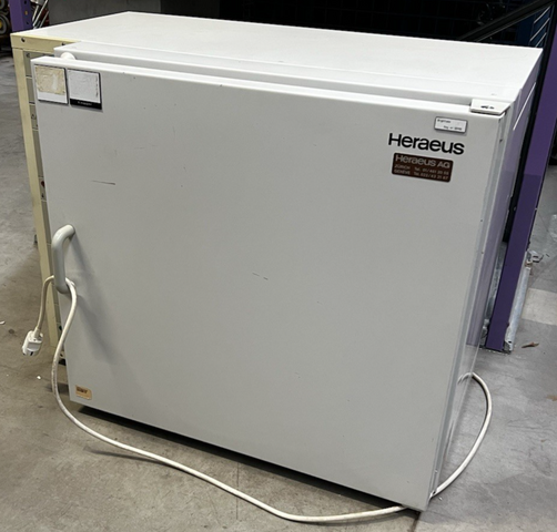  Heraeus B6120 Brutschrank Labor Inkubator 230V Heizgerät 70°C