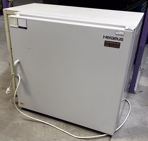  Heraeus B6120 Brutschrank Labor Inkubator 230V Heizgerät 70°C