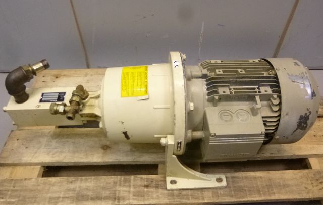 Knoll KTS-25-60-F-G Schraubenspindelpumpe Pumpe Motor Siemens 7,5 kW