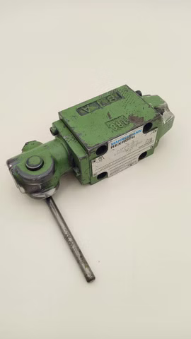 Mannesmann Rexroth 4WMM6J52B10 Wegeventil Hydraulik