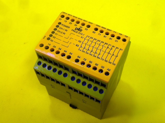 5x Pilz PNOZ X10.1 24VDC 6n/o 4n/c 6LED Sicherheitsrelais Id.Nr.: 774749 