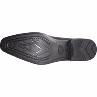 Elegant brown leather men's shoes, handcrafted from the finest cowhide. Featuring a normal sole width and low profile, these business shoes combine style and comfort. Perfect for any occasion—buy now!