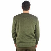 1358-OP1-Life-style-1-1358-OP1-Jagdsweatshirt--Virgin-Wool-Sweatshirt--Herren-Jagdsweatshirt--Traditionelle-Jagdbekleidung--Olivgruenes-Woll-Sweatshirt--Weiches-Woll-Sweatshirt--Traditione.jpg