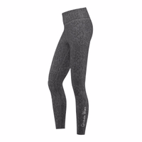 Seitenansicht der Damen Stretch Grau Melange Sportleggings aus leichtem schweißableitendem Material das Flexibilität Komfort und Mode für Fitness und Alltag kombiniert jetzt erhältlich
