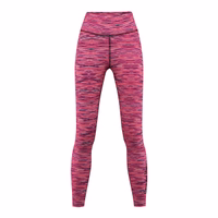 Vorderansicht der Damen Stretchy Leggings Pink Schwarz Sport Yoga Leggings hergestellt aus hochwertigem Polyester Elastan Mix für Flexibilität Komfort und sportliches Design jetzt online bestellen