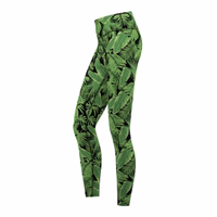 Seitenansicht der Damen Jungle Leaves Sport Yoga Leggings von German Wear mit elastischem Kompressionsmaterial atmungsaktivem UV Schutz und feuchtigkeitsableitendem Stoff für Training jetzt bestellen