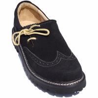 Front view of traditional Bavarian haferl shoes in black leather. These durable, classic shoes feature a block heel and soft inner leather for comfort. Ideal for embodying the charm of traditional trachten footwear with timeless style and practicality.