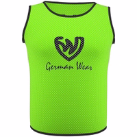 Vorderansicht der German Wear 10er-Pack Fußball-Leibchen in Grün mit leichtem, elastischem Gewebe, weicher Air-Mesh-Struktur und D-Ausschnitt für schnelles Umziehen – perfekt für Fußball und Teamsport. Jetzt online shoppen!