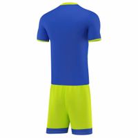 Blaues Set mit Trikot und Shorts, leichtes, atmungsaktives Sportoutfit für Herren aus Polyester für Fußball, Laufen und Training.