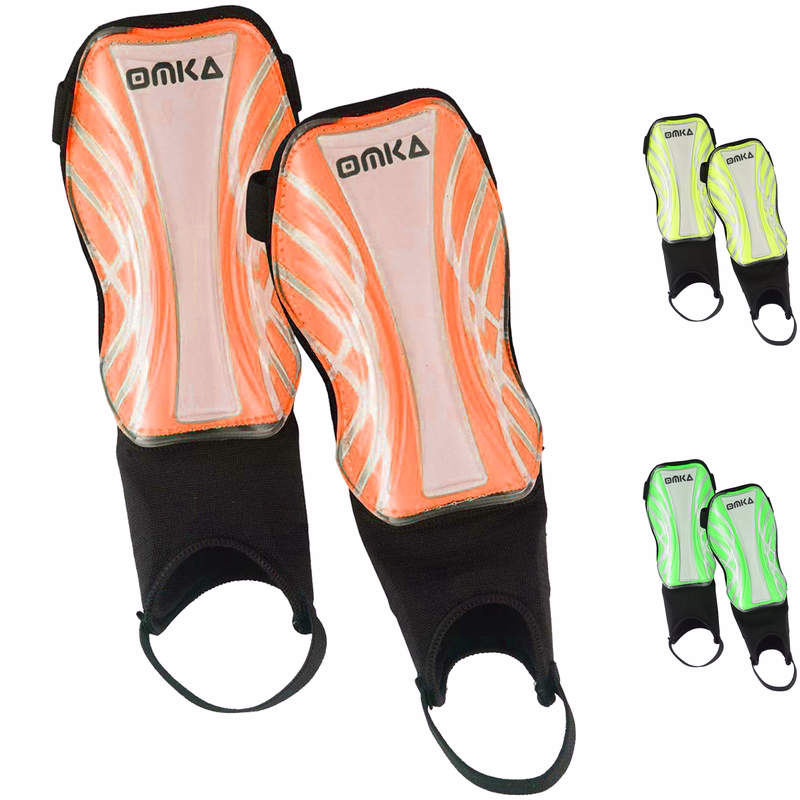 Shinguard Schienbeinschoner Fußball-Schützer Vorderansicht der grünen OMKA-Fußballschienbeinschoner mit leichtem, atmungsaktivem Design, Knöchelschutz und Klettverschluss für einen sicheren Sitz.