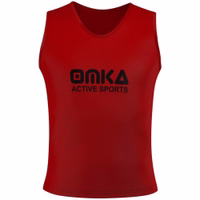 Vorderansicht der OMKA 12er Pack Fußball Leibchen Rot mit leichtem zweistrukturiertem Mesh Material für optimale Bewegungsfreiheit Atmungsaktivität und zuverlässige Leistung im Training jetzt erhalten.