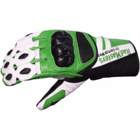 Herren-Lederhandschuhe aus weichem Kalbsleder, ausgestattet mit Luftbelüftungen für Atmungsaktivität. Für besseren Grip mit verstellbaren Riemen konzipiert und mit Kohlefaser-Schutz verstärkt. Langlebiges Rindsleder sorgt für dauerhaften Tragekomfort.