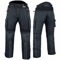 Vorder- und Rückansicht – GW322T schwarze Motorradhose. Verbessern Sie Ihr Fahrerlebnis mit den klassischen BULLDT Cordura-Motorradhosen: unschlagbarer Hybrid-Schutz, herausnehmbares Futter und 3M Scotchlite-Reflektoren für maximale Sicherheit. German Wear
