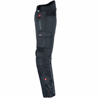 Fahren Sie stilvoll mit wandelbaren Motorradhosen. Abnehmbare gesteppte Innenfütterung sorgt für individuell anpassbare Wärme. Praktischer Reißverschluss und Klettverschluss für einfachen Zugang zu Motorradstiefeln. Hochwertiges Cordura-Polyester 600D für 