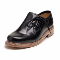 Classic Bavarian black leather shoes crafted from 100% smooth leather, featuring a shoelace closure and soft leather inner lining. These traditional German shoes embody timeless fashion and superior comfort.