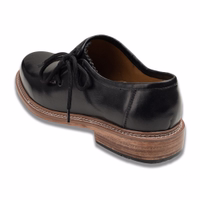Shop traditional Bavarian men's shoes with side laces and a genuine leather sole. Made from the finest cowhide leather, they offer durability and elegant simplicity. Featuring a shoelace closure, they're perfect for any occasion. Order now and buy online!