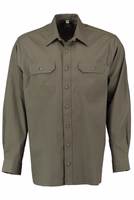 Vorderansicht eines Jagdhemds für Herren in Tract Green, langärmeliges traditionelles Hemd mit Knöpfen, bequeme Outdoor-Kleidung, klassisches Lederhosen-Outfit, Hemd für die Jagd und festliche Anlässe. Bestellen Sie Ihr traditionelles Hemd noch heute.