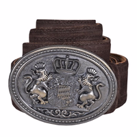 Herren Traditioneller Dunkelbrauner Ledergürtel Der dunkelbraune traditionelle Lederhosen-Gürtel aus echtem Leder für Herren, handgefertigt aus Rindsleder. Authentischer bayerischer Trachtengürtel, bequem, atmungsaktiv und ideal für bayerische Herrenmode.