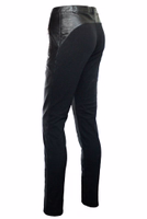 Rückansicht Premium Damen-Lederhose Schwarz – Echte Lederleggings aus 60 % Lamm-Nappaleder, 35 % Polyester, 5 % Elasthan, bequeme Passform, luxuriöse deutsche Lederbekleidung für Frauen