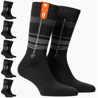 6-Paar schwarze Socken in einer Verpackung mit der Aufschrift „Thermo Socken 6 Paar“