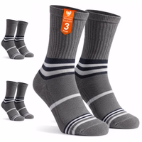 3 Paar leichte Sportsocken in einer Packung mit sichtbarem Text „Wintersocken 3 Paar“
