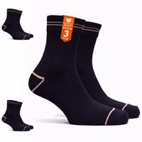 Verpackung mit 3 paar sportsocken aus atmungsaktiver baumwolle, geeignet für training