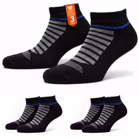 Verpackung mit 3 paar unisex sport-knöchelsocken aus baumwolle, knöchellanges design mit sportlichem look