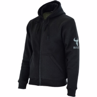 Seitenansicht vorne – Herren-Motorrad-Hoodie in Schwarz mit Kevlar-Futter an Aufprallzonen, Ärmeln, Seiten und Rücken. Zusätzlich ausgestattet mit Protektoren an Armen, Schultern, Rücken und Brust für umfassenden Schutz.