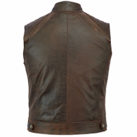 Klassische Vintage Coffee Racer Lederweste. Hergestellt aus echtem Rindsleder, bietet sie sowohl Langlebigkeit als auch Stil. Mit mehreren Reißverschlusstaschen ist sie das ultimative Accessoire für jeden Biker. Rüsten Sie Ihre Motorrad-Ausrüstung mit dies