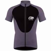 Men cycling jersey Front view of a men's cycling jersey in gray with black accents. Features a full front zipper, stand-up collar, and is crafted from 100% elastane for a lightweight fit. This German-designed cycling wear combines style with performance.
