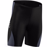 Vorderansicht von Coolmax-Radshorts mit Sitzpolsterung für Komfort und verbesserte Durchblutung. Diese nahtlosen, atmungsaktiven Shorts bieten eine enganliegende Passform, ideal für lange Fahrten und zur Steigerung der Radfahrleistung.