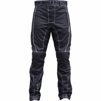 Verbessern Sie Ihre Sichtbarkeit und Ihren Stil mit der hochwertigen Cordura-Motorradjacke. Reflektierende Streifen und durchdachtes Design sorgen dafür, dass Sie auf der Straße auffallen.