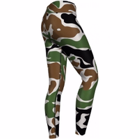 Damen Camo-Sportleggings Rückansicht der Damen Camo-Sportleggings aus atmungsaktivem Polyester-Elasthan in Grün-Braun-Camouflage, die Komfort und Langlebigkeit bieten. Jetzt Leggings online kaufen.