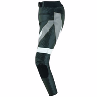 Seitenansicht grauer Cordura-Textil-Motorradhosen. Herausnehmbares Innenfutter, Oberschenkeltaschen und winddichtes Design für überlegenen Komfort und Schutz. Verbessern Sie Ihr Fahrerlebnis mit German Wear Qualität! #BikerFashion #MotorcycleApparel #RideI