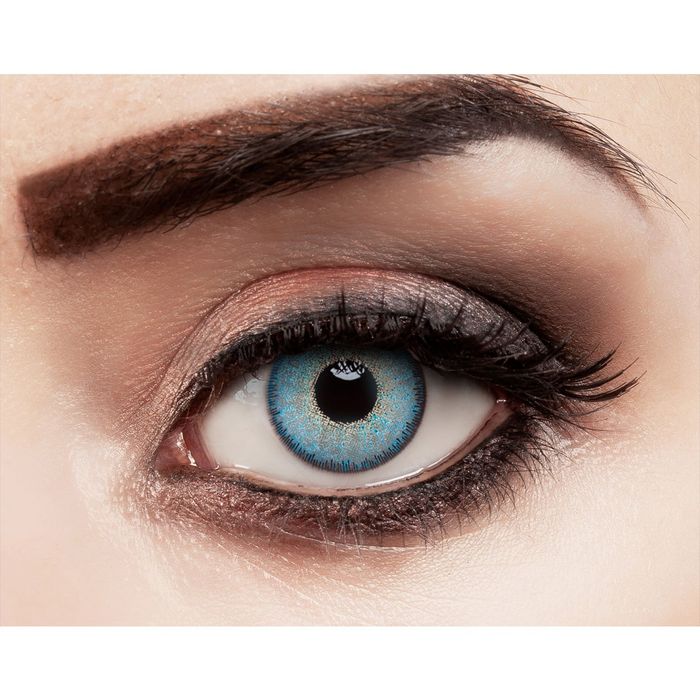 Capri Blue Blaue Kontaktlinsen Mit Naturlichem Look Coloryoureyes De Webshop Fur Farbige Kontaktlinsen