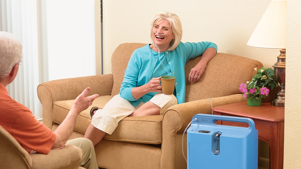 MIETEN = Sauerstoffkonzentrator Bis 5L/min., Sauerstoffgerät Mit O2-Starterset Inkl. FireSafe, Anfeuchter, O2-Nasenbrille Und Sauerstoff-Atemmaske (Wochen-Miet-Pauschale) -Coloplast Verkaufsgeschäft philips oxygen everflo sauerstoff