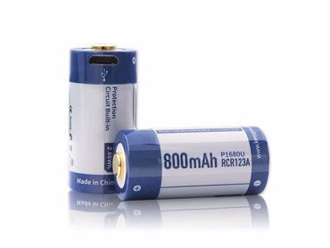 Keeppower 16340 - 800mAh. 3.6V - 3.7V Li-Ionen-Akku mit USB Ladefunktion und Schutzelektronik