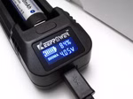 KeepPower L1 - V2 intelligentes LCD-Ladegerät für Li-Ion-Akkus
