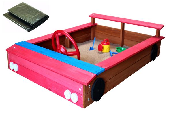 Sandkasten in Auto-Form mit Abdeckplane