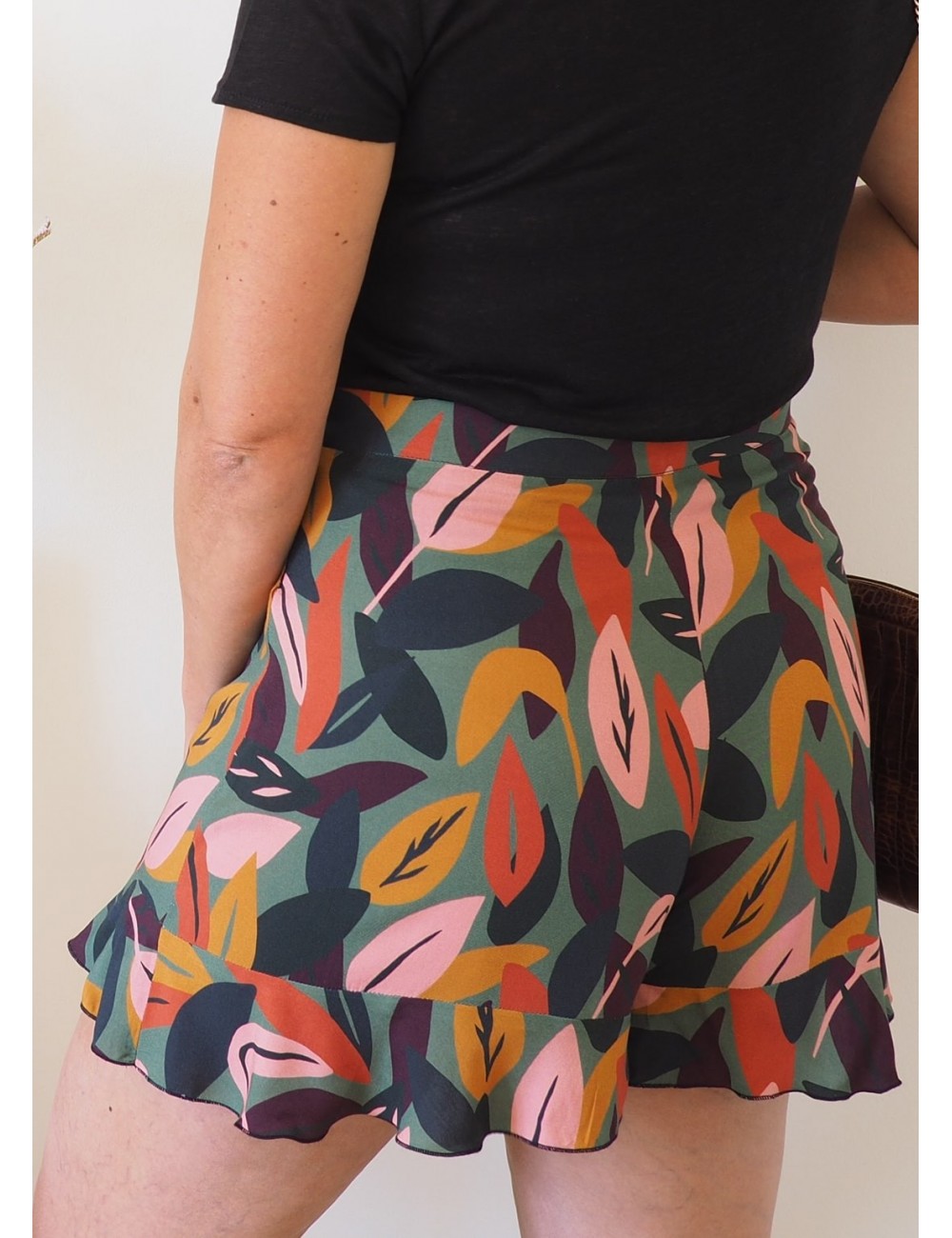     Shorts with mid-high waist PDF pattern