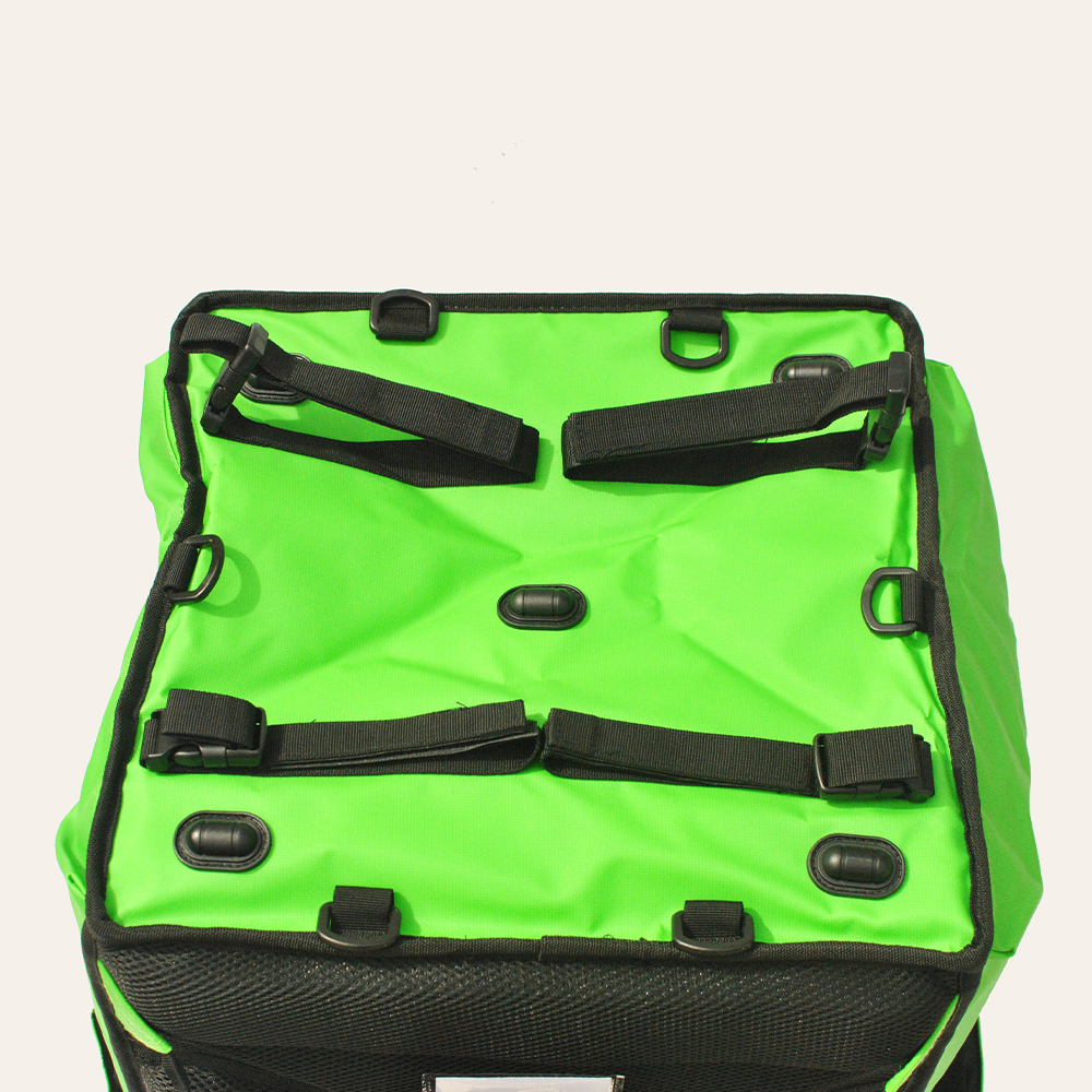 Zaino grande con alette magnetiche per l'Italia | The Official UberEats Kit  Store - Delivery Bags Clothing Accessories