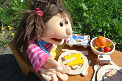Finja lässt es sich schmecken...